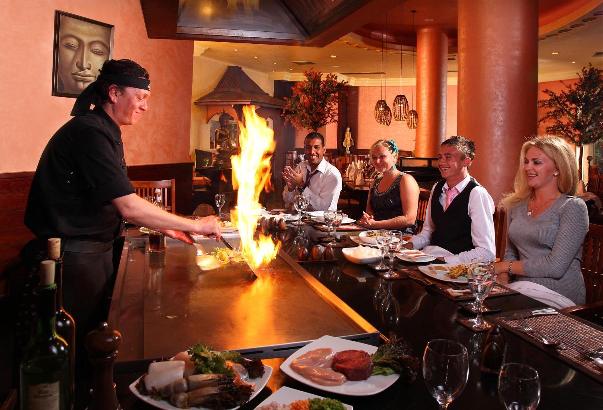 Xperience Kiroseiz Aquapark Premier-Naama Bay Hotel Sarm es-Sejk Kültér fotó A Japanese restaurant in the United States