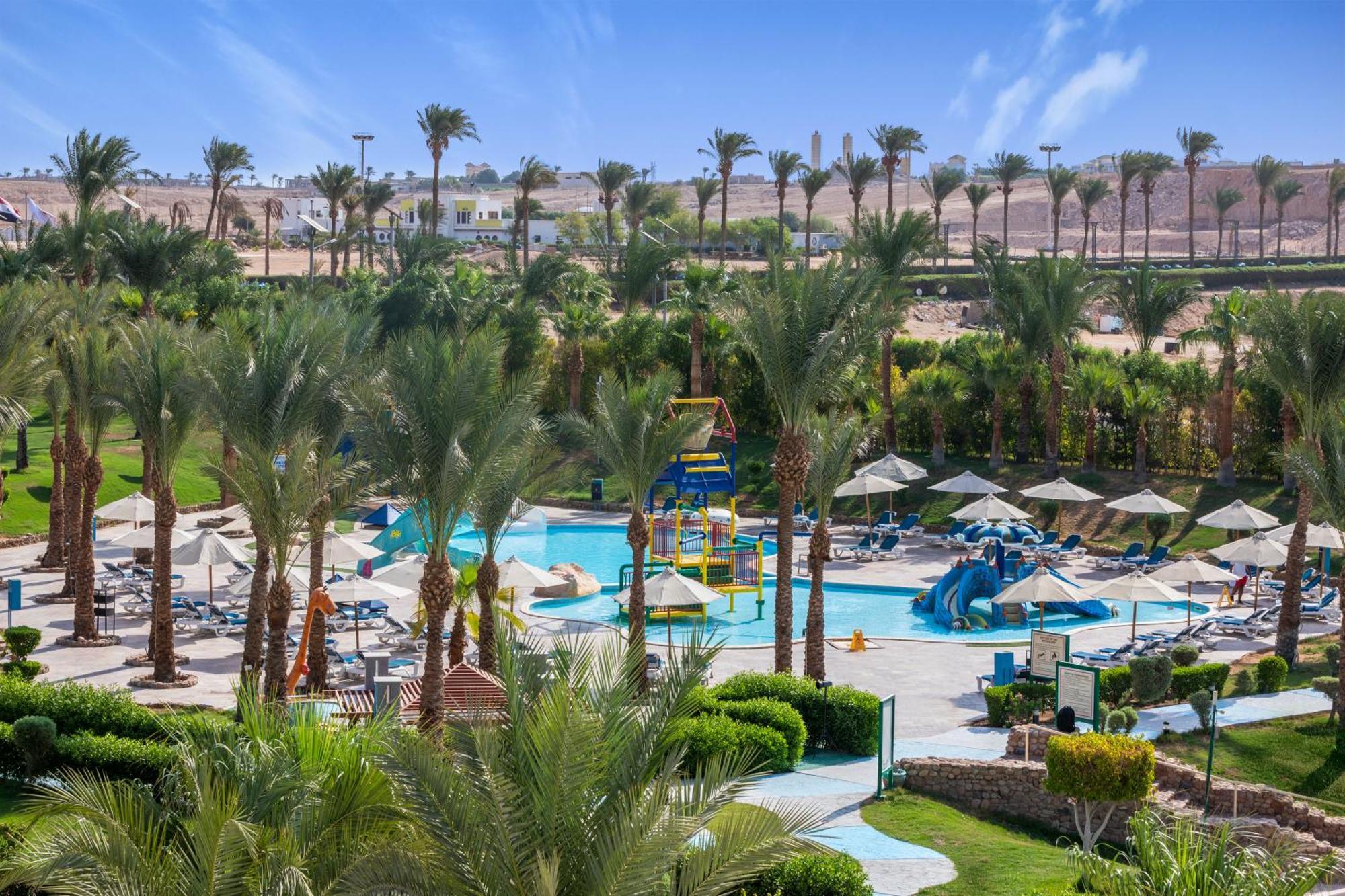 Xperience Kiroseiz Aquapark Premier-Naama Bay Hotel Sarm es-Sejk Kültér fotó Hilton Luxor Resort