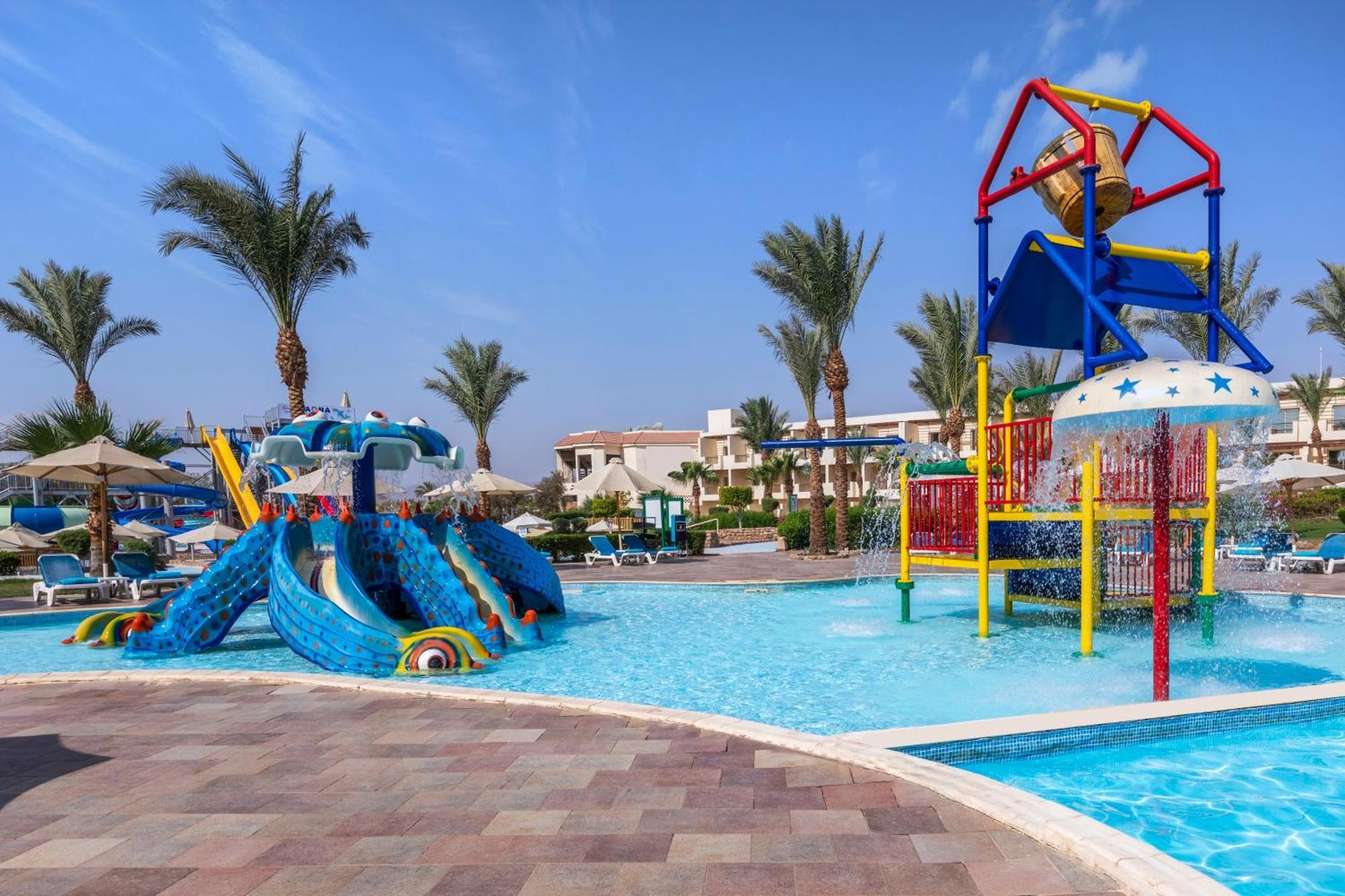 Xperience Kiroseiz Aquapark Premier-Naama Bay Hotel Sarm es-Sejk Kültér fotó Aqua Park at the Hilton Hurghada