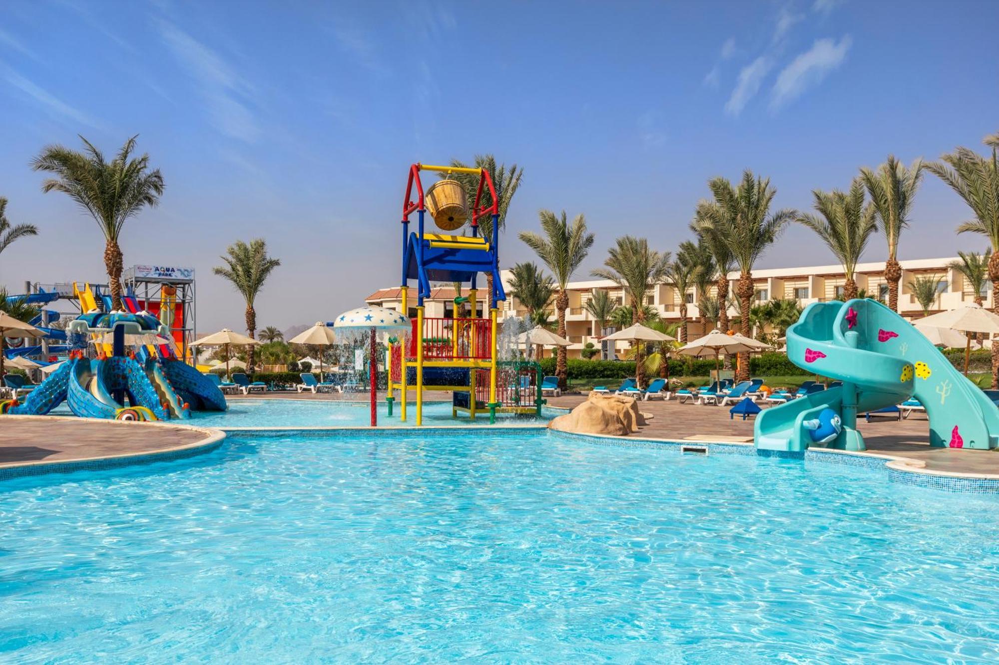 Xperience Kiroseiz Aquapark Premier-Naama Bay Hotel Sarm es-Sejk Kültér fotó Aqua Park at Hilton Hurghada Resort