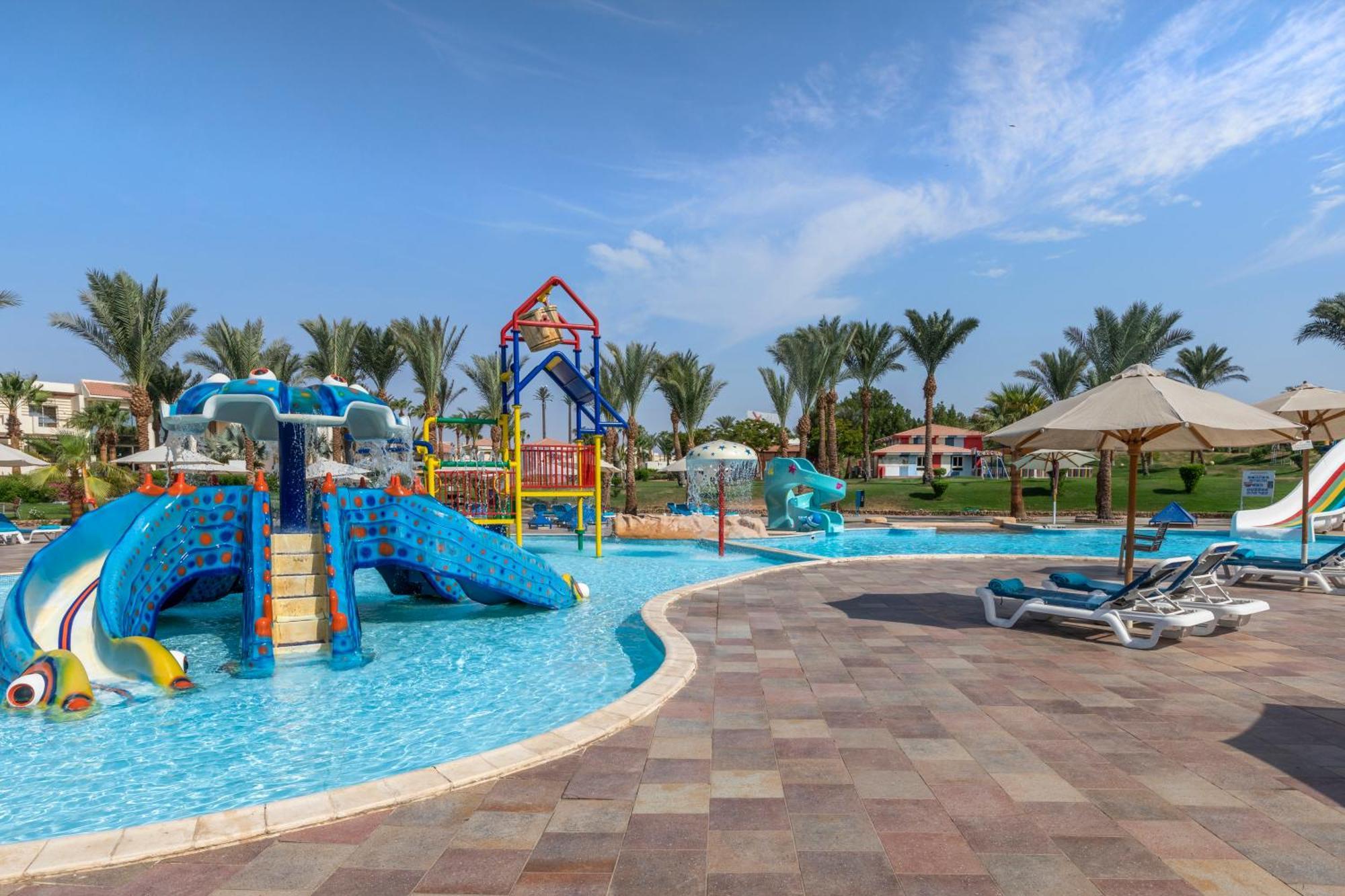 Xperience Kiroseiz Aquapark Premier-Naama Bay Hotel Sarm es-Sejk Kültér fotó Aqua Park at Hilton Sharm El Sheikh Resort
